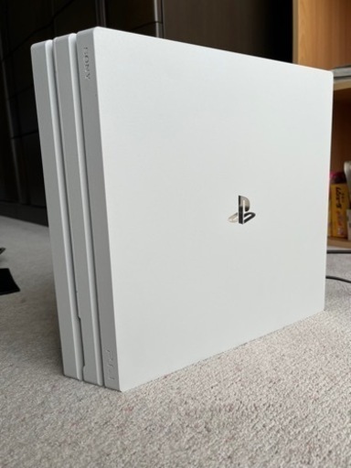 PlayStation 4 Pro 1TB グレイシャーホワイト