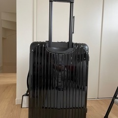 スーツケースLサイズ　一部破損