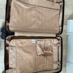 スーツケースLサイズ　一部破損の画像