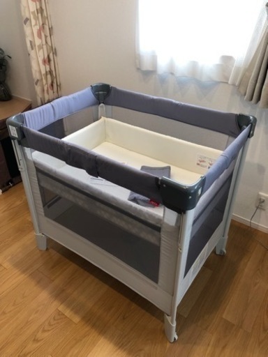 アップリカ ココネル エアー Aprica 折り畳みベビーベット　オムツ付き