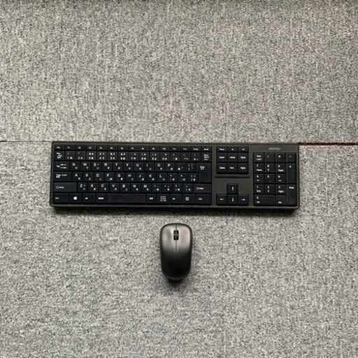 ワイヤレスキーボードとマウス