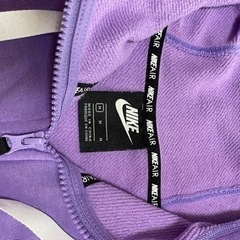 NIKE、パーカー、フーディーの画像