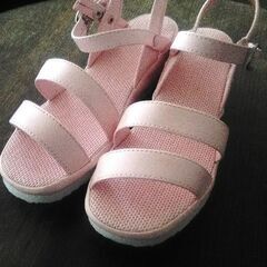 未使用品！ピンクの可愛いナースサンダル