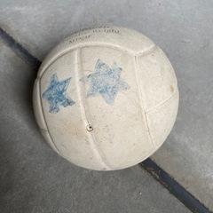 バレーボール　落書きあり　モルテン　4号球？の画像