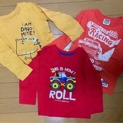 いただいた服を配ってます。現地受け渡しのみです。の画像