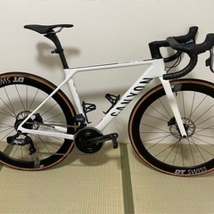 Ultimate CF SLX 8 Disc eTap 2020...