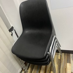 イス4脚の画像