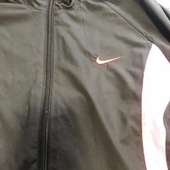NIKE ジャンパー　160センチの画像