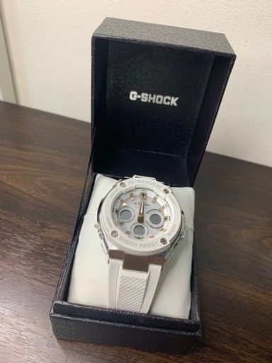 G-SHOCK GST ホワイト