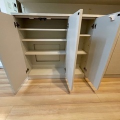 カウンター下収納3つの画像