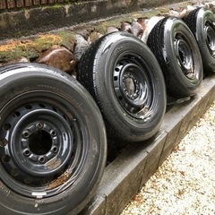 200系ハイエース　純正タイヤホイール車検用等に