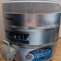 ピーコック。ウォータージャグ。