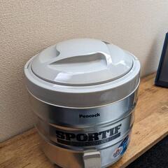 ピーコック。ウォータージャグ。の画像