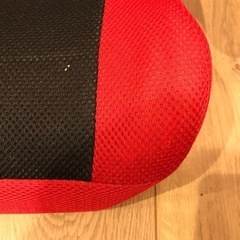 （お取引中）車用ジュニアシート　赤の画像