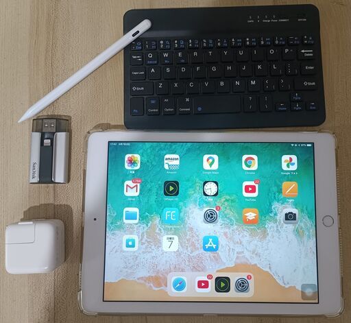 美品 iPad 第6世代(2018年) Wifi 128GB ＆ iXpand 64GB ＆ タッチペン ＆ Bluetoothキーボード