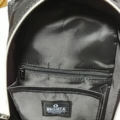 REGiRTR ボディバック　ブラックの画像