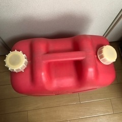 【お取引決定】赤 灯油ポリタンクの画像