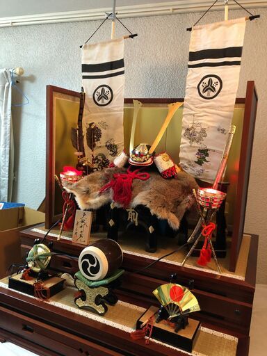 五月人形　屏風　兜　御篝火　御弓太刀　端午飾　久月　暁山作 出陣幟30号 弓太刀・屏風・飾り台 ー五月人形(兜・鎧) 単品商品ー