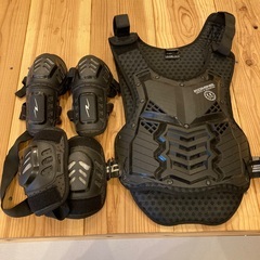 ［売却済］バイク　オフロードヘルメット　プロテクター各種　モトパンツ　オフロードブーツ　ゴーグルの画像