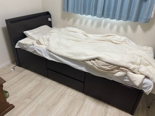 シングルベッド　収納付き