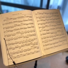 無料の体験レッスンあり♪オンラインで受けられるサックスレッスン🎷✨の画像