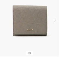 agnes b. 二つ折り財布の画像