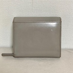 agnes b. 二つ折り財布の画像