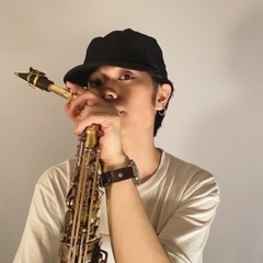無料体験レッスンあり♪オンラインで受けられるジャズサックスレッスン🎷🌱の画像