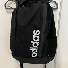 adidas リュックの画像