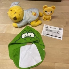 （受け渡し決定）赤ちゃんおもちゃ3点、帽子付きスタイ、水遊びパンツ付き