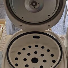 【0円・引き取り限定】炊飯器、良好な状態で動作問題なしの画像