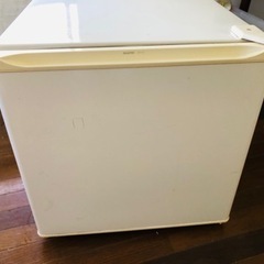 冷蔵庫 47L 譲ります。
