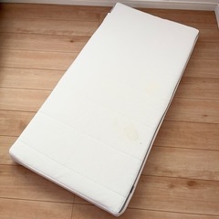 IKEA ベビーベッドマットレスの画像