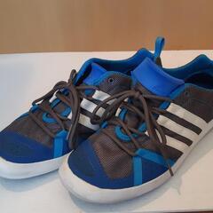 adidasスニーカー　water grip 28cm