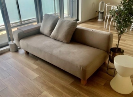 10/21まで　
ノイエス ③人掛けソファ