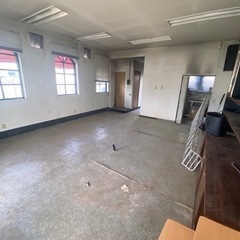 三重県松阪市光町 からあげ花の隣の店舗 − 三重県