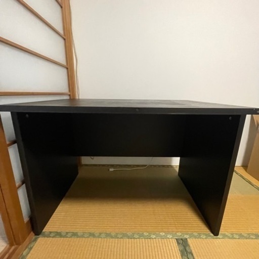 テーブル　コンセントつき