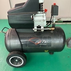 エアコンプレッサー　100V  40リットル
