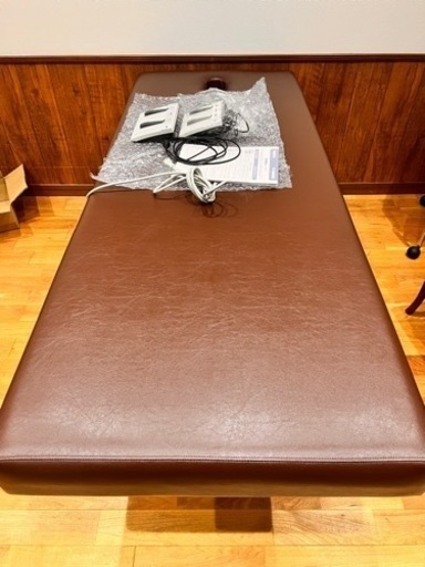 高田ベッド　電動昇降台