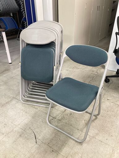 中古　良品　プラス　折り畳みパイプ椅子　折りたたみイス 折り議椅たたみ椅子 パイプいす パイプ椅子 パイプイス　会子　折り畳みパイプ椅子　布張り　布地　厚地クッション座面　在庫数あり　1台　愛知　岐阜　三重　一宮市　グッドプライス一宮