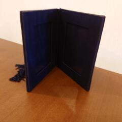 布張りの写真立ての画像