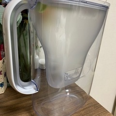 ブリタ　浄水器　1.26L カートリッジなし