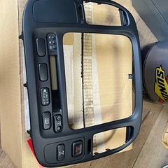 toyotaランドクルーザー１００系前期純正　オーディオセンターパネルの画像