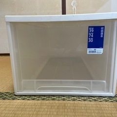 断捨離中　衣装ケースの画像