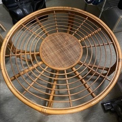 カザマラタン家具の丸ローテーブル