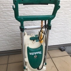 マキタ　電動芝刈り機　草刈機の画像