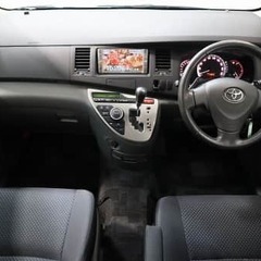 レッドウインター/トヨタ アイシス プラタナの画像