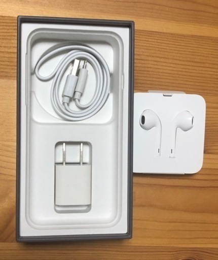 《決まりました》 iPhone8 64G docomo版 スペースグレイ SIMロック解除済