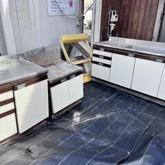 キッチン、作業台、ガスコンロ 差し上げます