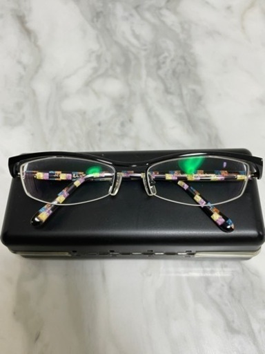 レスザンヒューマン　メガネ　パンチラッ